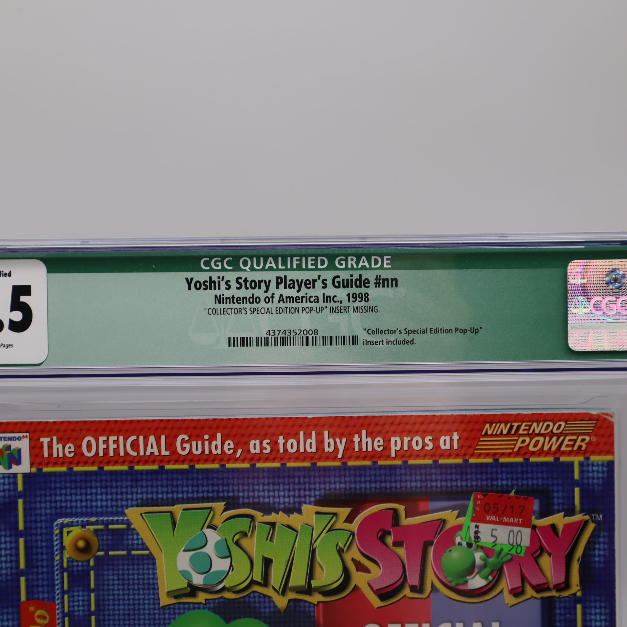 NINTENDO 64 / N64 STRATEGY GUIDE - YOSHI'S STORY - CGC GRADED 5.5